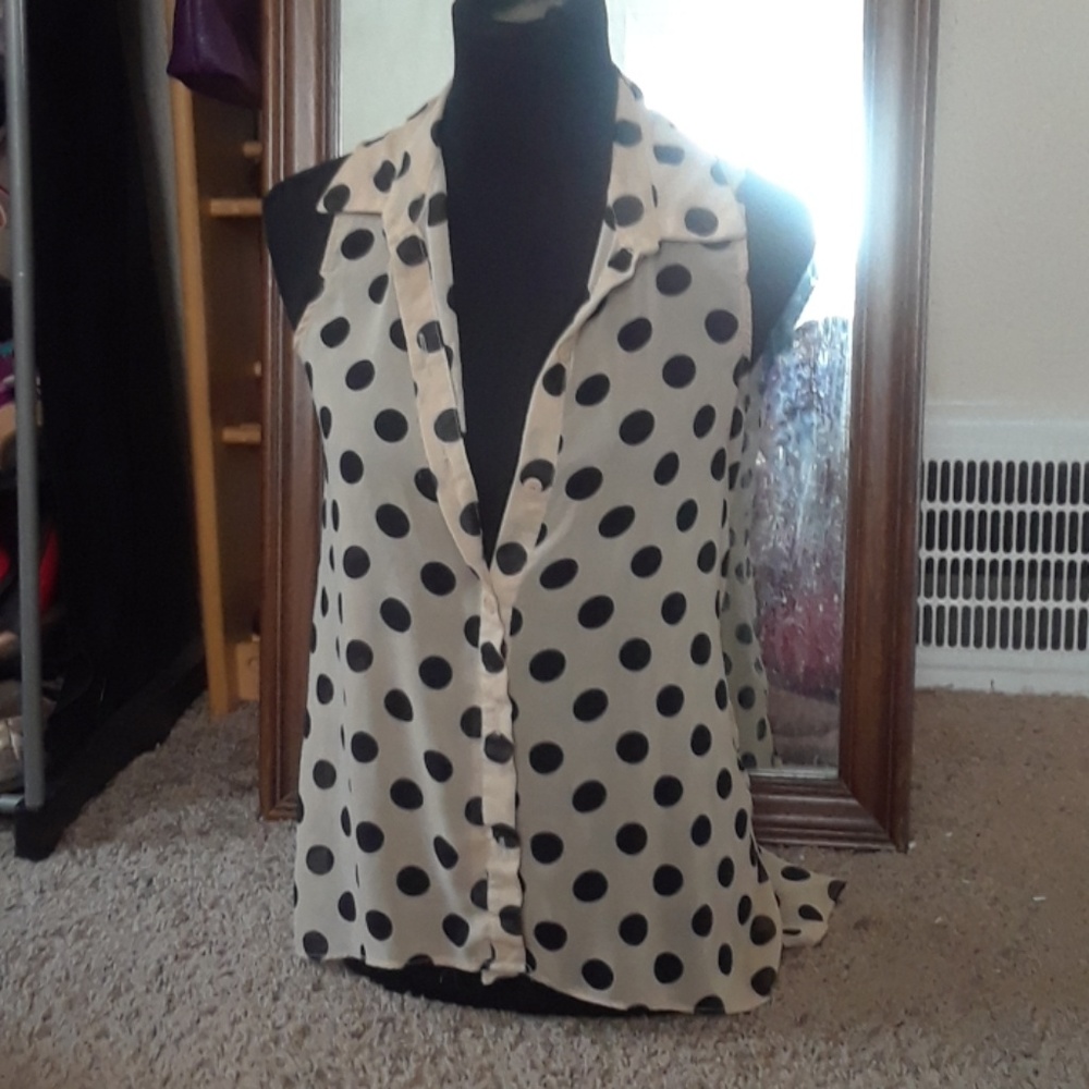 Sleeveless Shirt
